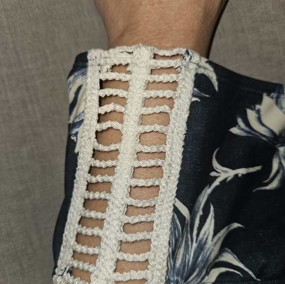 Bundle 5/$30   Roxy Bathing suit bottom - Picture 6 of 6